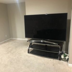 75 inch Samsung Smart TV comes free with TV stand